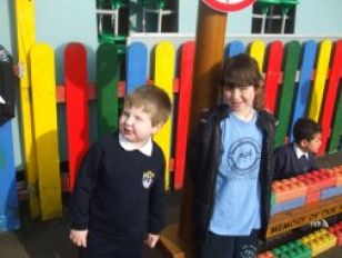 Children from Rossmar visit P3!
